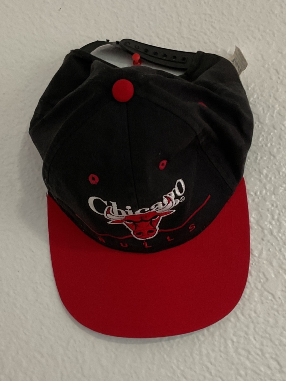 NBA Chicago Bulls Black and Red Snapback Hat